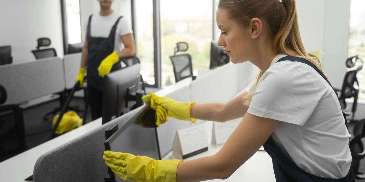 5 Benefits of Hiring Professional Commercial Office Cleaning Services