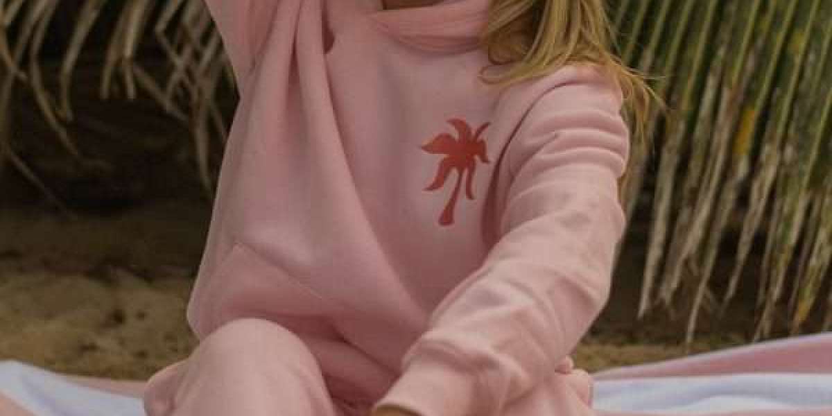 Instant Vacation Vibes: Rocking the Pink Palm Puff
