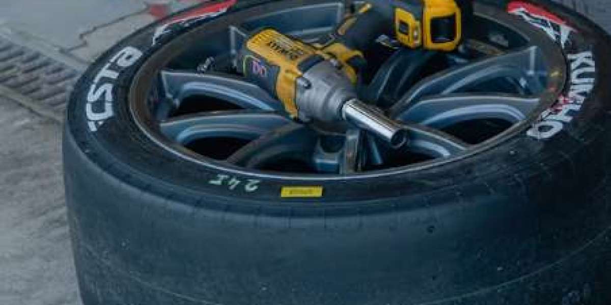 Dunlop Tyre Shop Al Quoz Premium Tyres & Expert Service